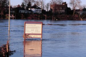 Maas, hoogwater