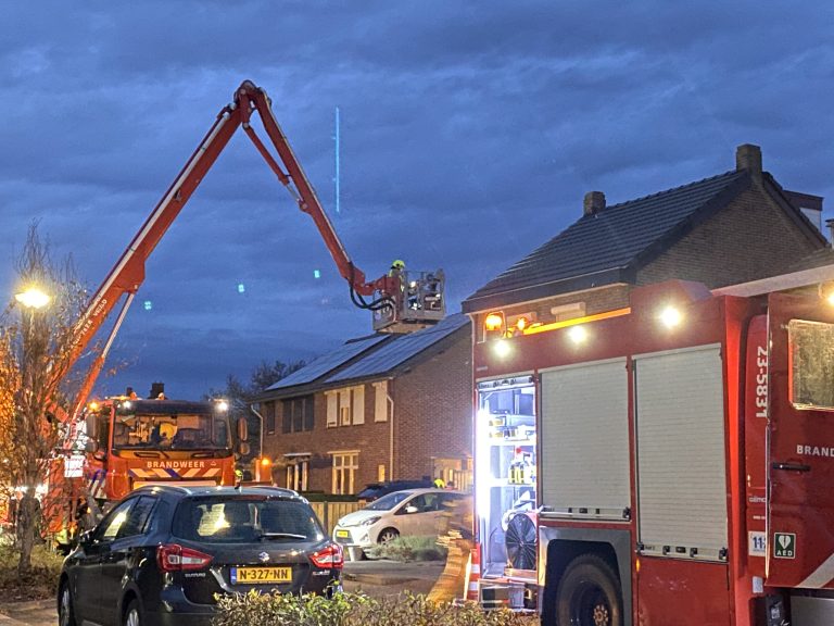 Rook in woning door storing met pelletkachel