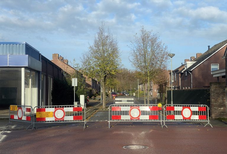 Wittebergstraat lange tijd afgesloten vanwege beschadigd riool