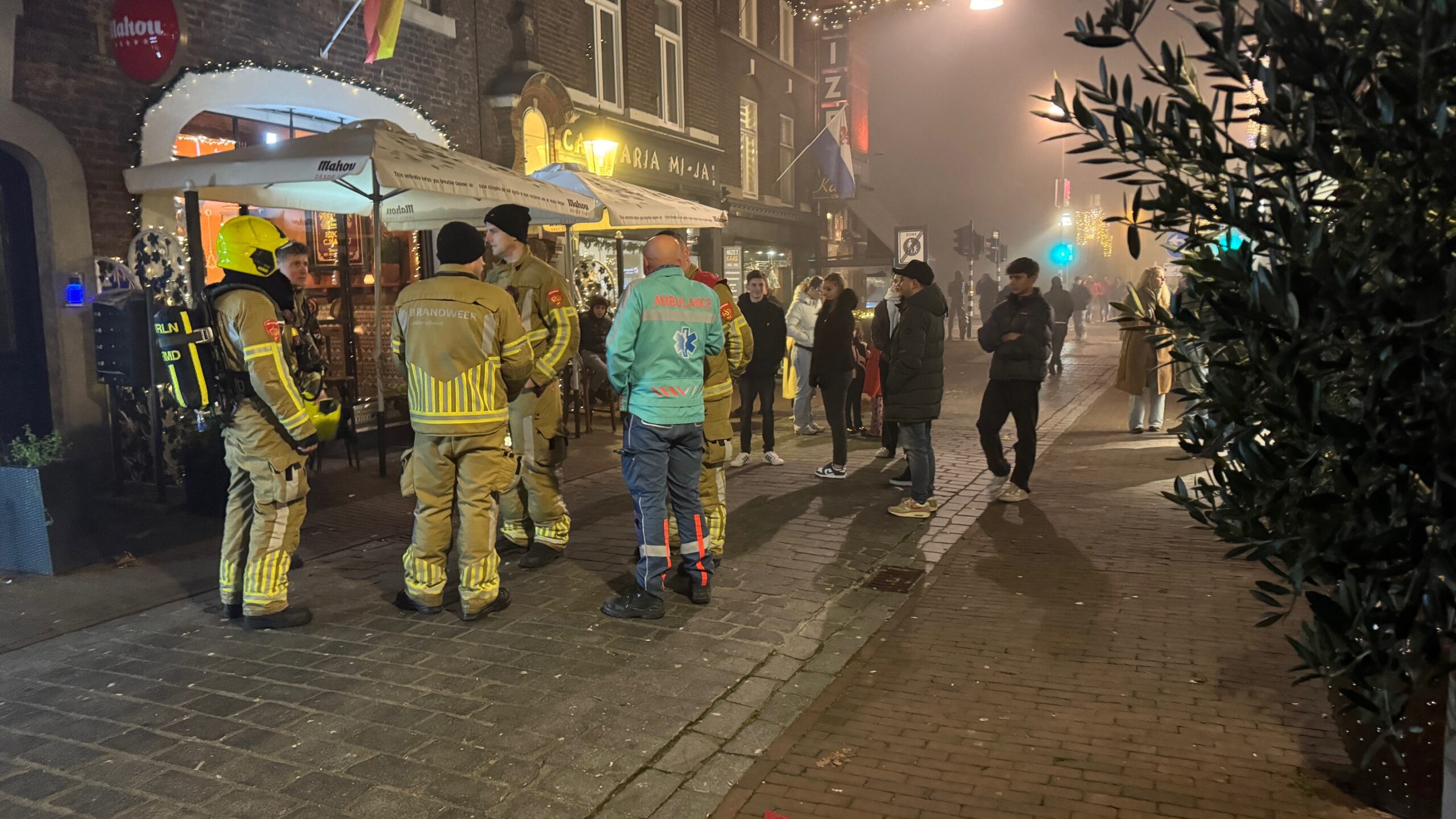 Hoestbuien bij gasten in Spaans restaurant