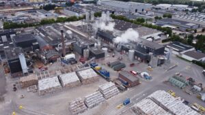 Brand bij papierfabriek lastig te blussen
