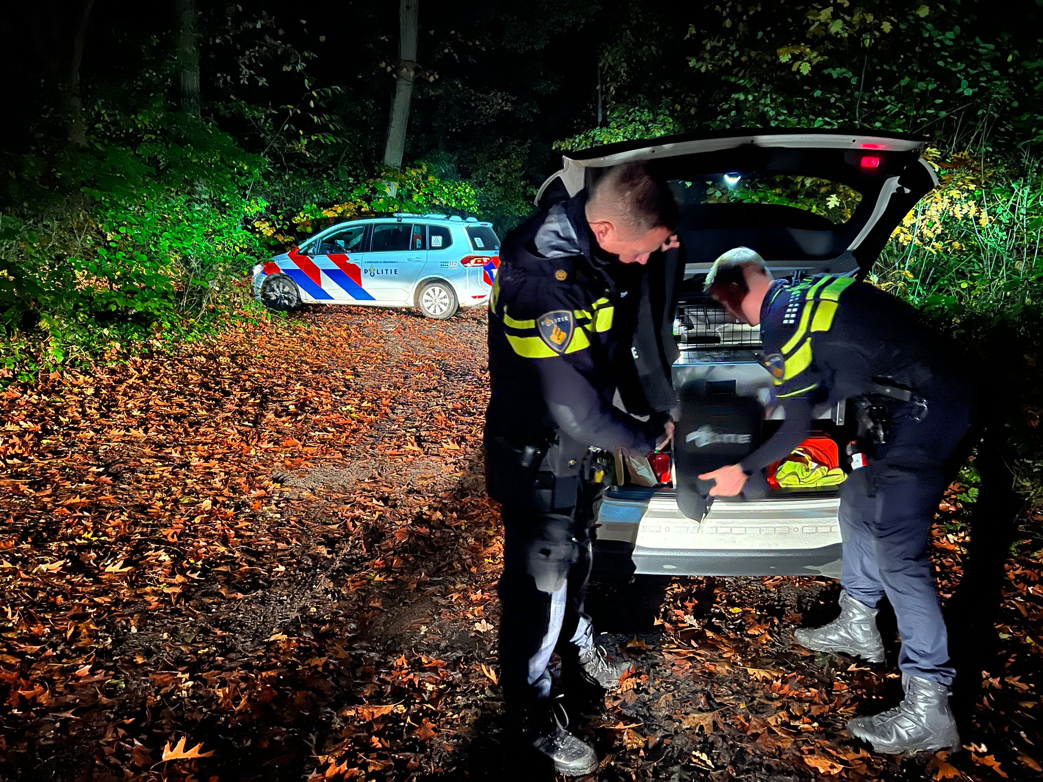 Politie zit stropers op de hielen in bosgebied