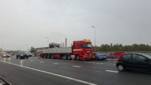 Forse file op A73 door ongeval op Zuiderbrug Venlo