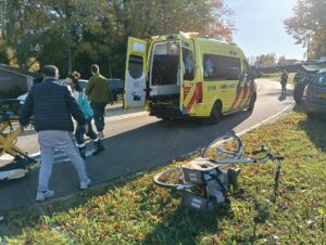 Fietsster aangereden op rotonde Elmpterweg