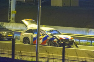 A73 en A2 richting zuid lange tijd dicht na ongeval met politieauto